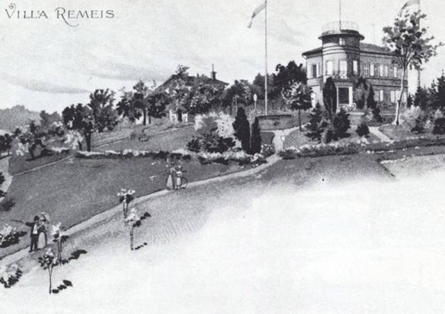 Historisches Schwarzweiß-Bild der Villa Remeis auf einem Hügel über der Stadt Bamberg